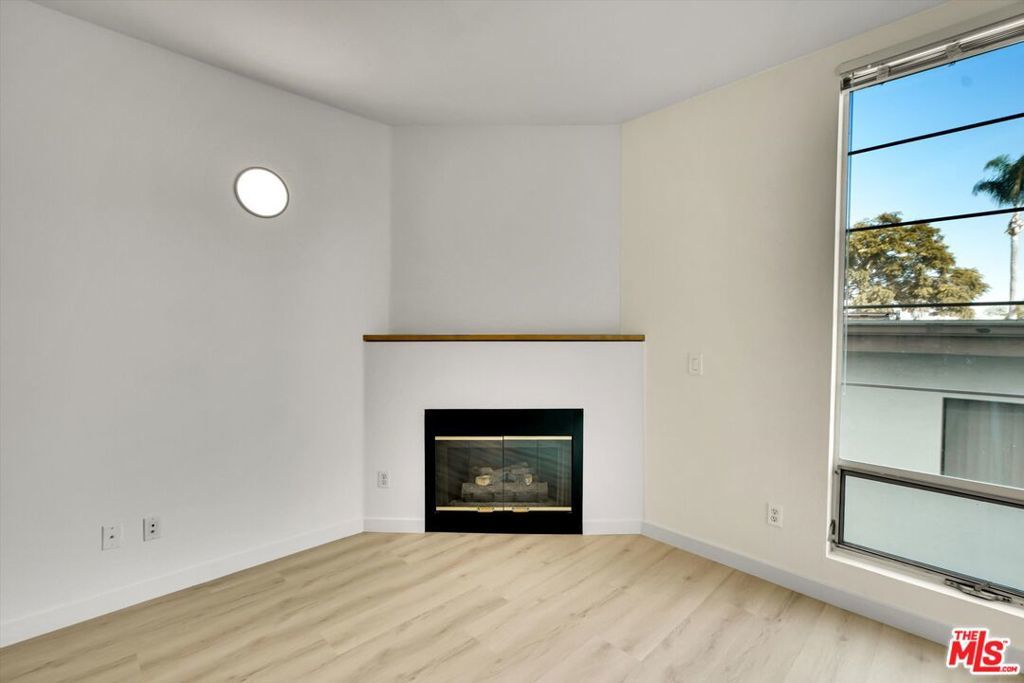 Photo of Listing #25629633