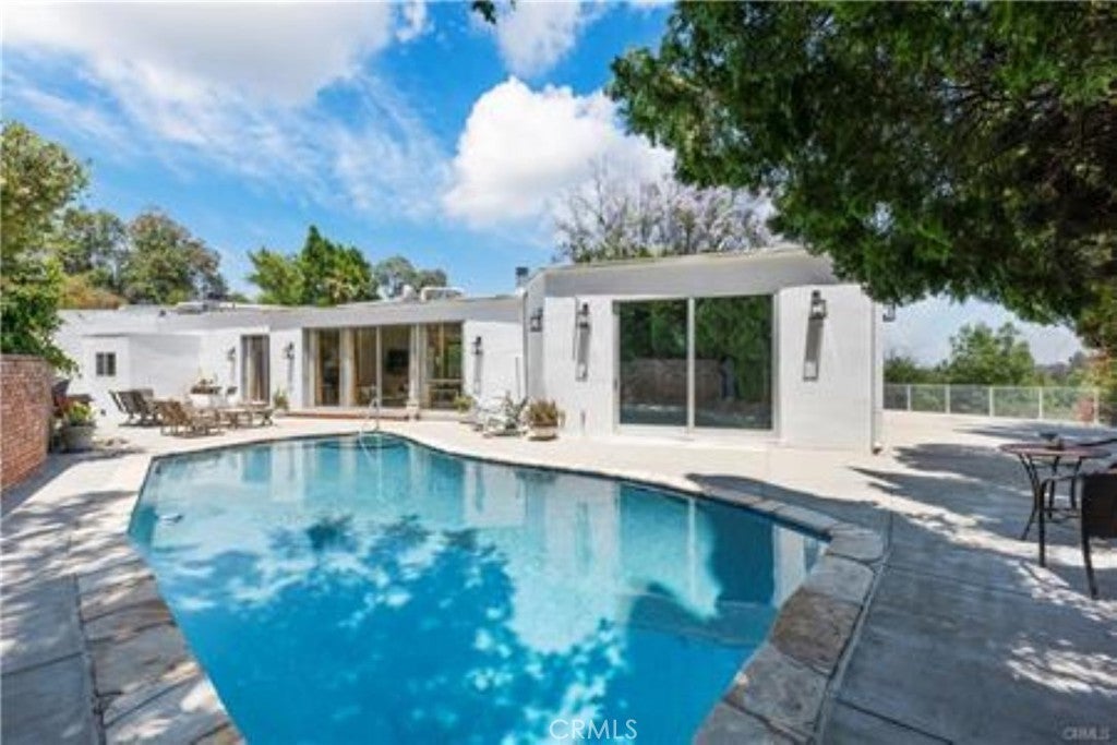 Photo of Listing #SR25278087