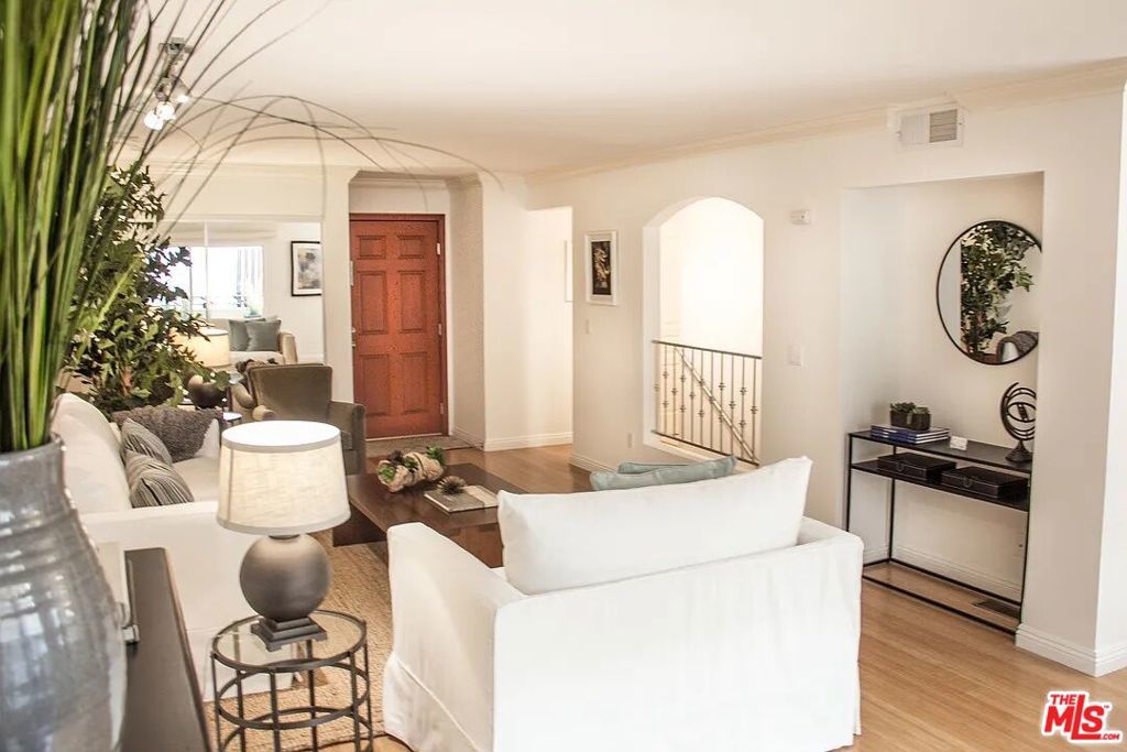 Photo of Listing #25629477