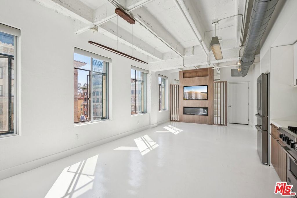 Photo of Listing #25629125