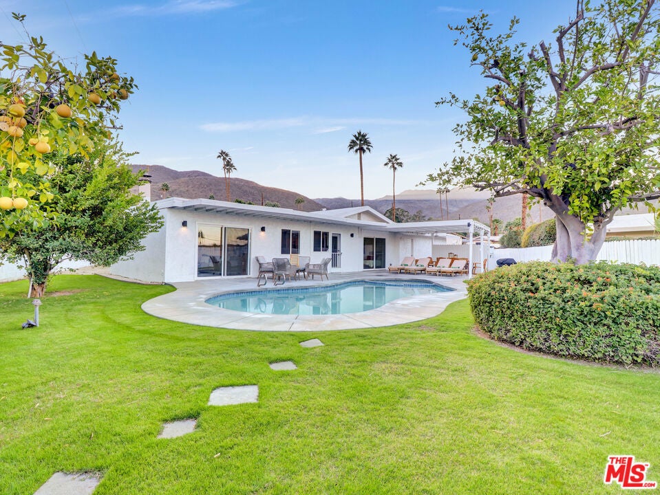 Photo of Listing #25630095