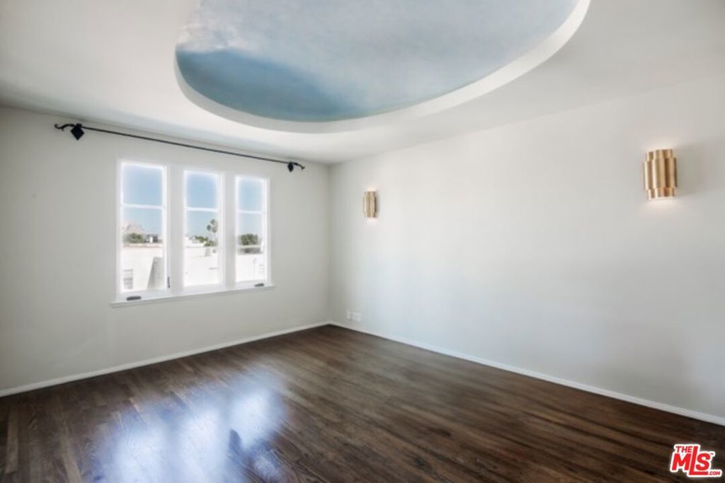 Photo of Listing #25628851