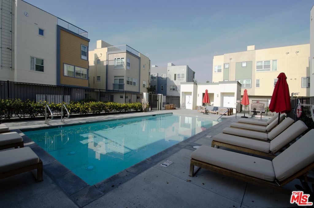 Photo of Listing #25630157