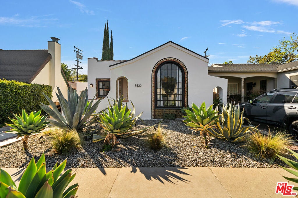 Photo of Listing #25630891