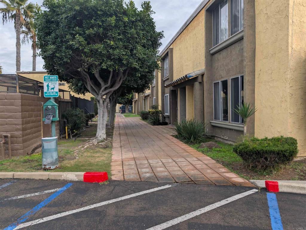 Photo of Listing #PTP2509272