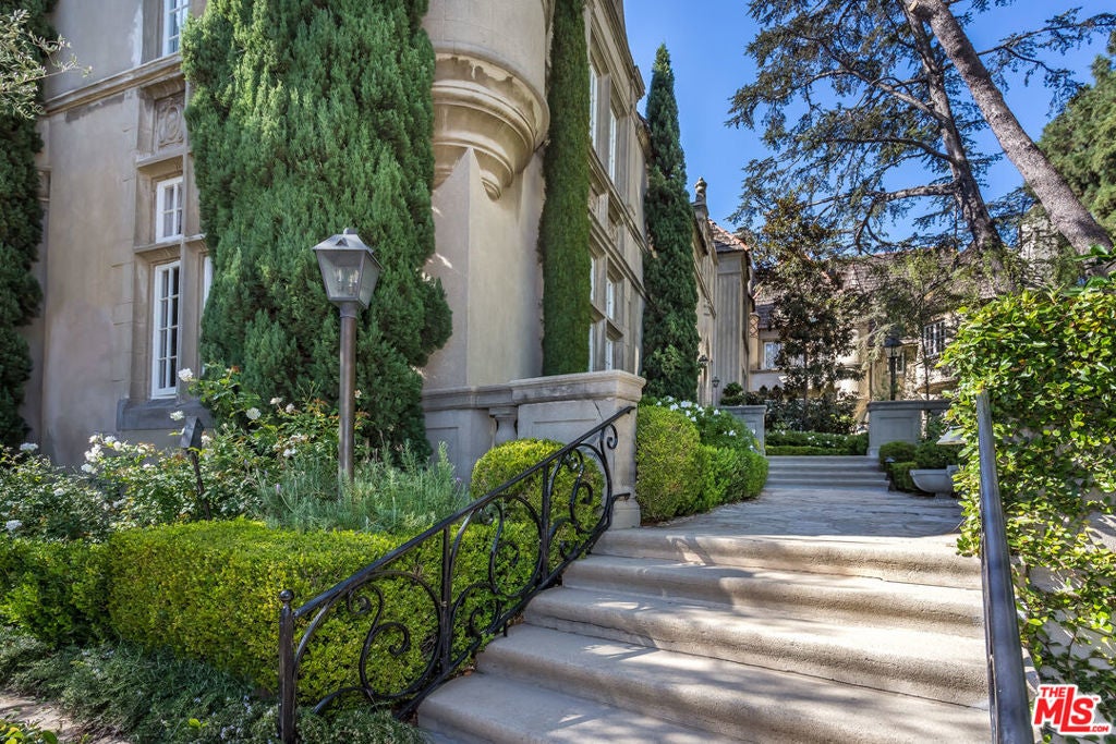 Photo of Listing #25630425