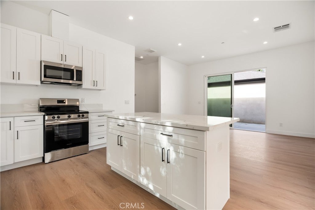 Photo of Listing #SR25280653