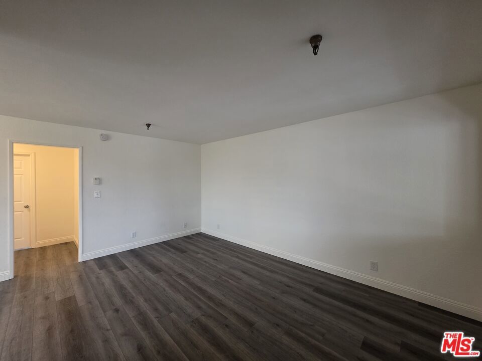 Photo of Listing #25631097