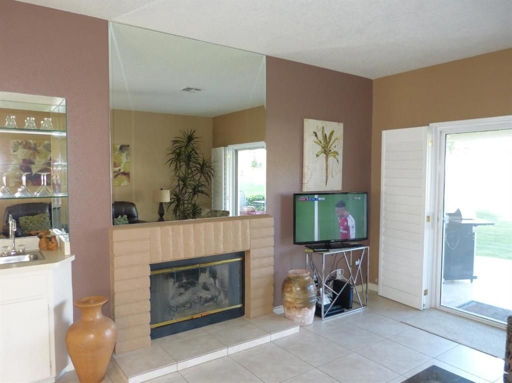221 Vista Royale Circle E, Palm Desert
