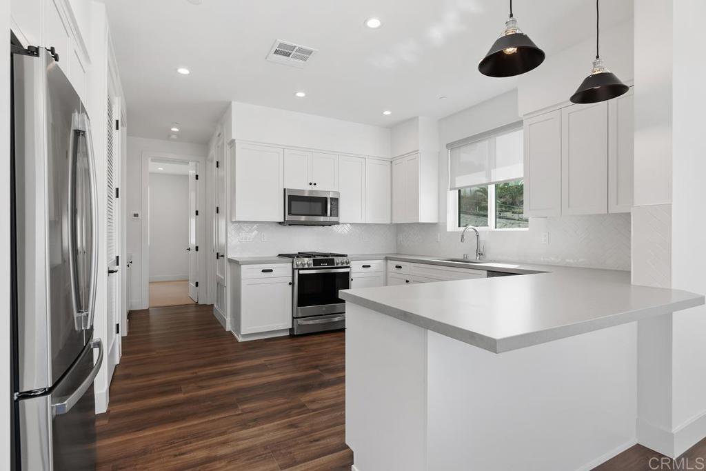 Photo of Listing #NDP2511612