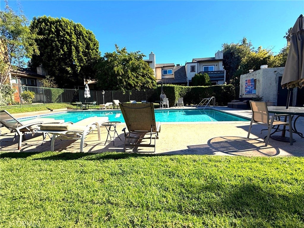 Photo of Listing #SR25281263