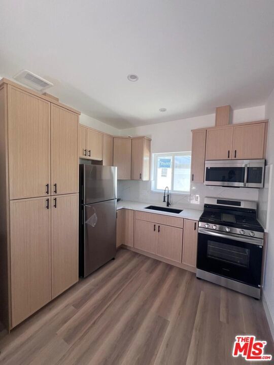 Photo of Listing #25631515