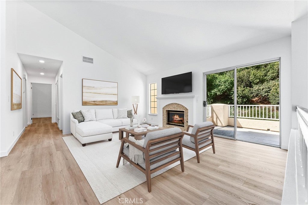 Photo of Listing #OC25281694