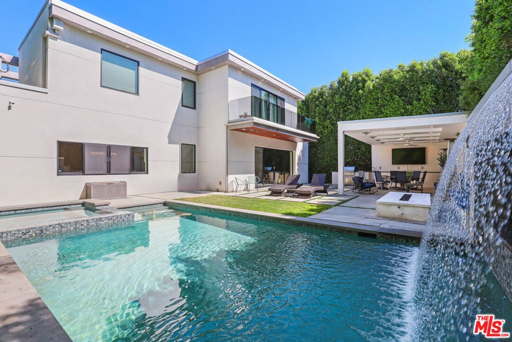 Photo of Listing #25631631