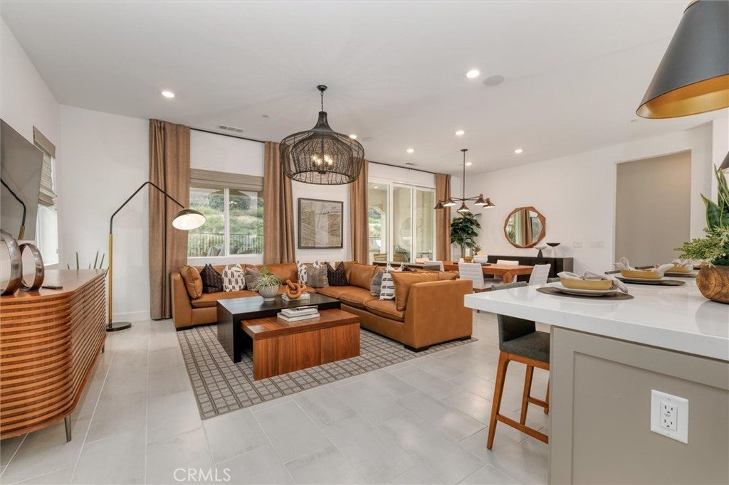 Photo of Listing #SR25282355