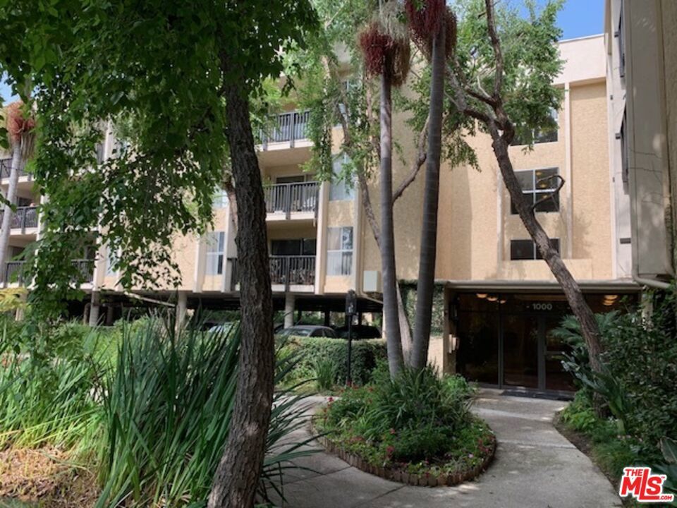 Photo of Listing #25631843