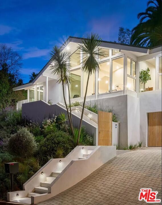 Photo of Listing #25631551