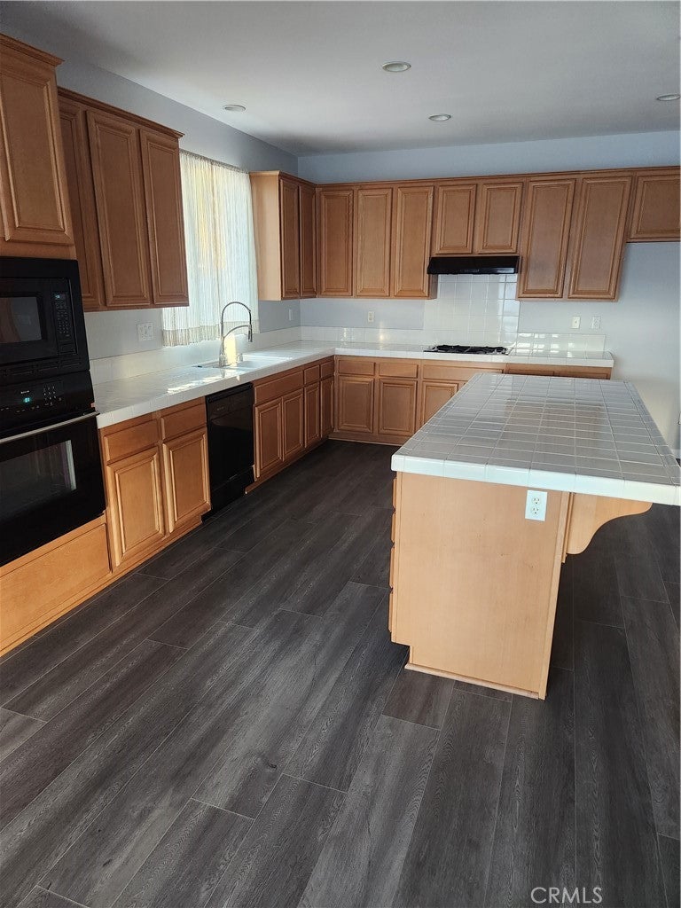 Photo of Listing #IV26000346