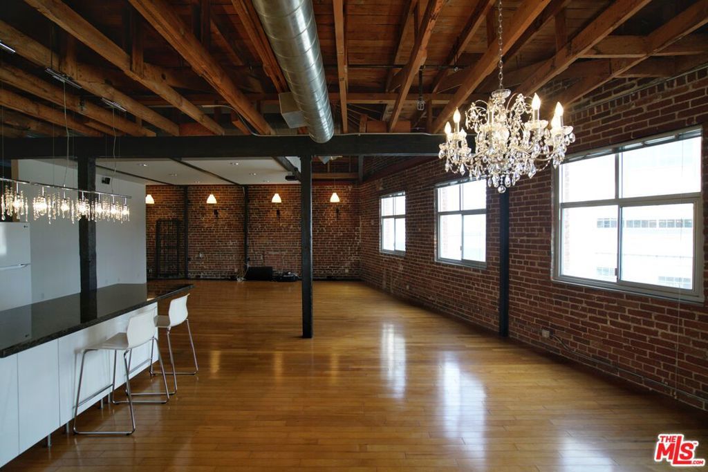 Photo of Listing #26632175