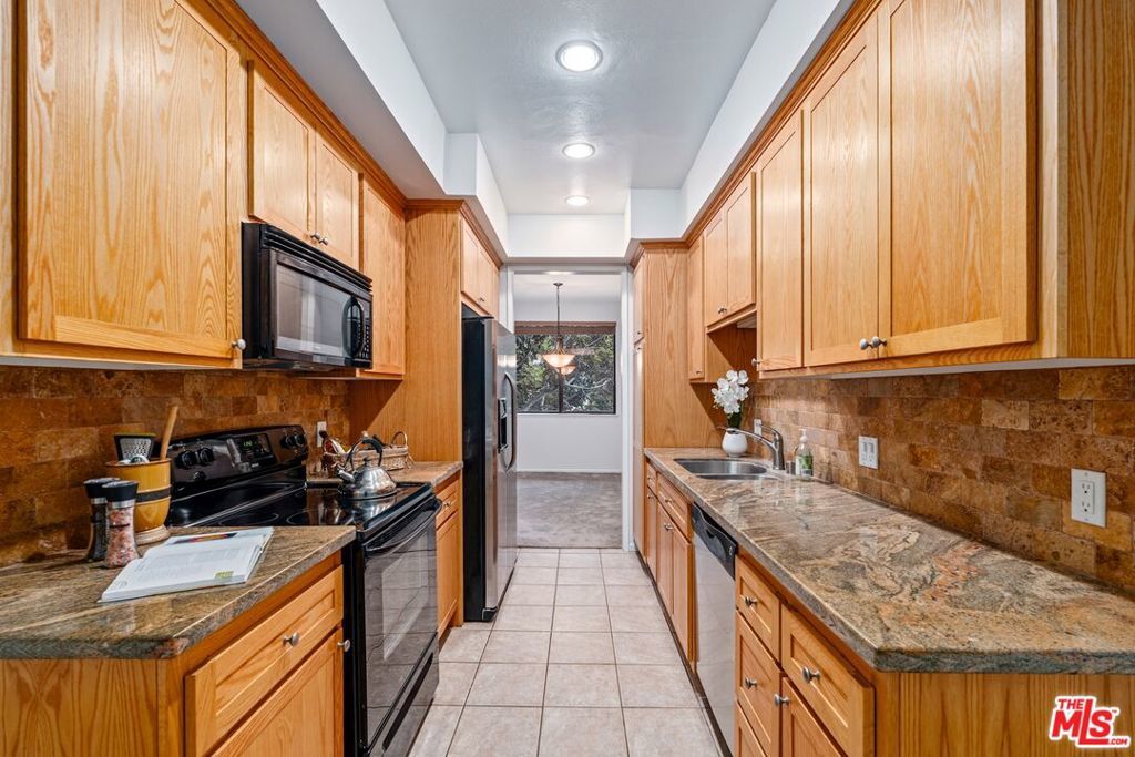 Photo of Listing #25631953