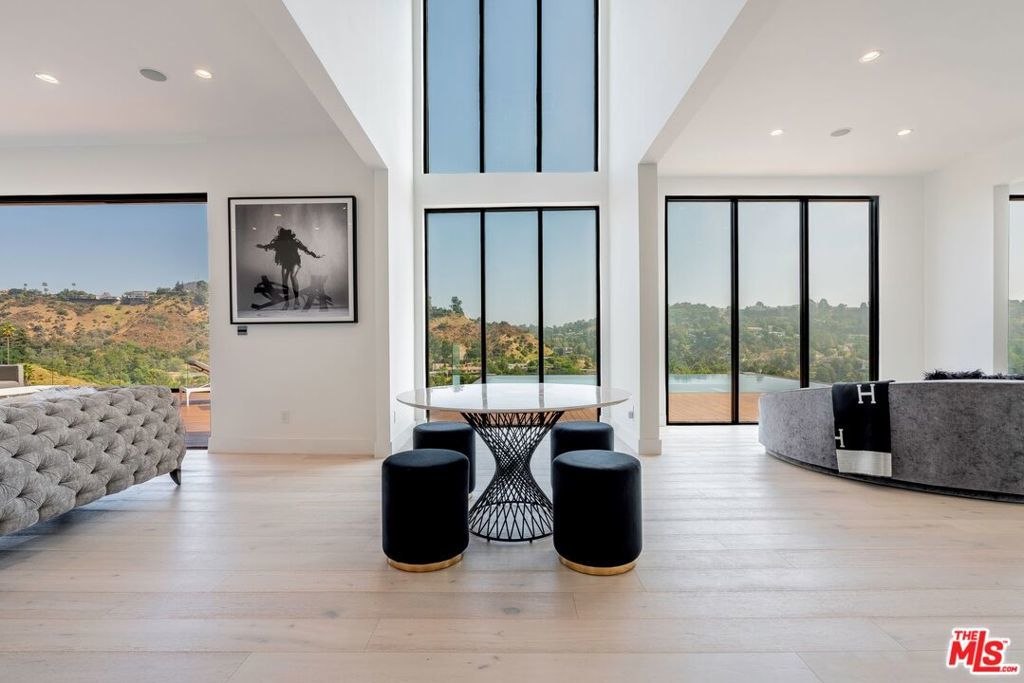 Photo of Listing #26632079