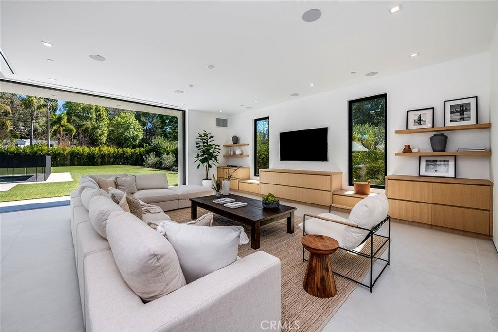 Photo of Listing #SR26001628