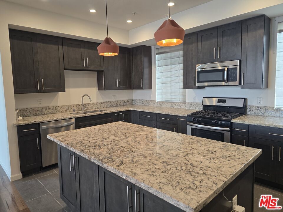 Photo of Listing #26633015