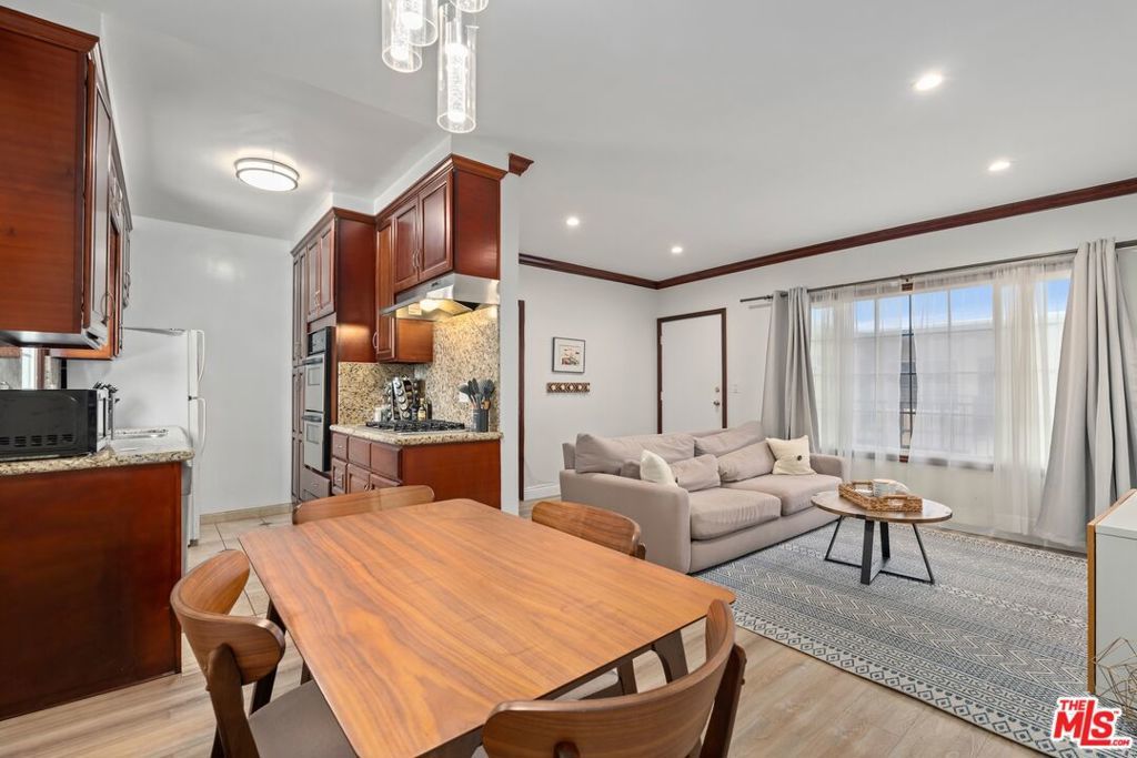 Photo of Listing #26633157