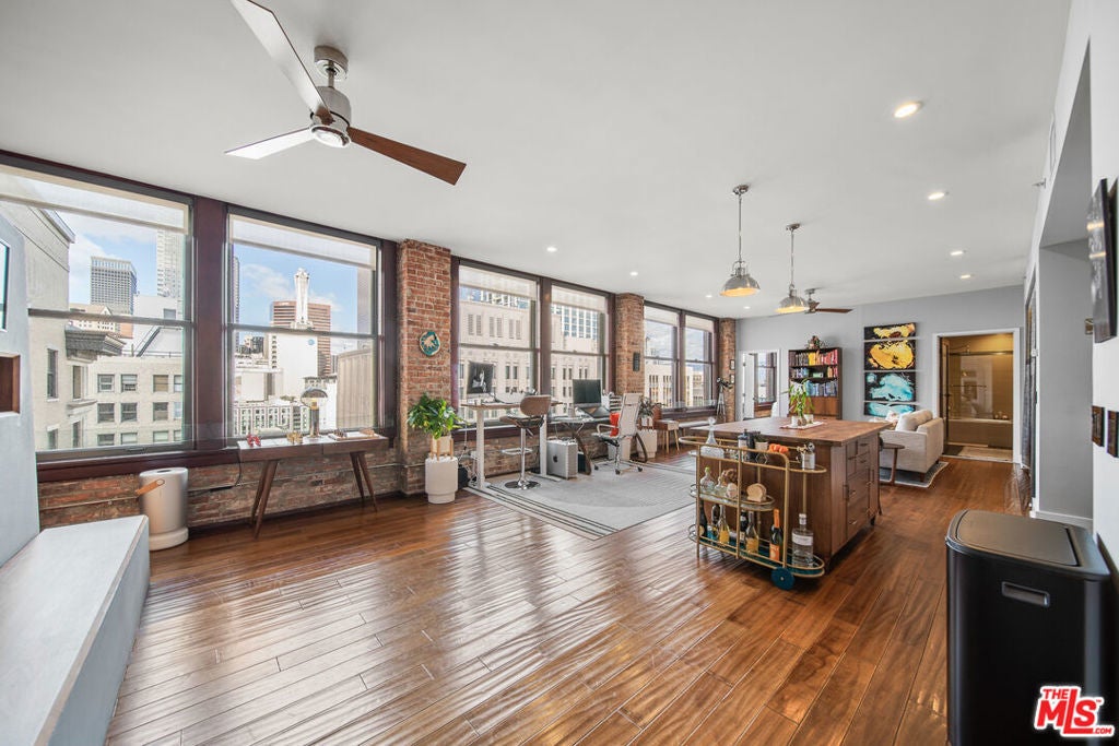 Photo of Listing #26633423