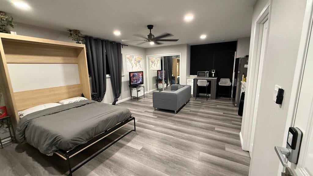 Photo of Listing #PTP2600129