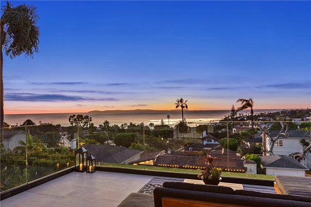 739 Manzanita, Laguna Beach.