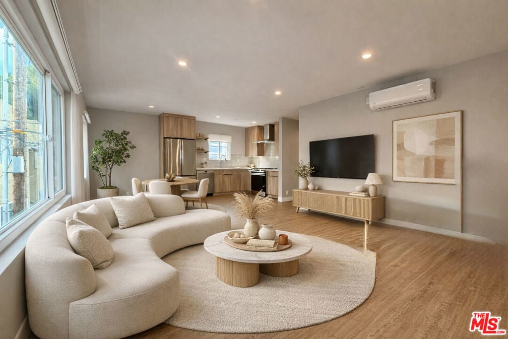 Photo of Listing #26633389