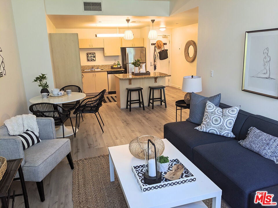 Photo of Listing #26634347