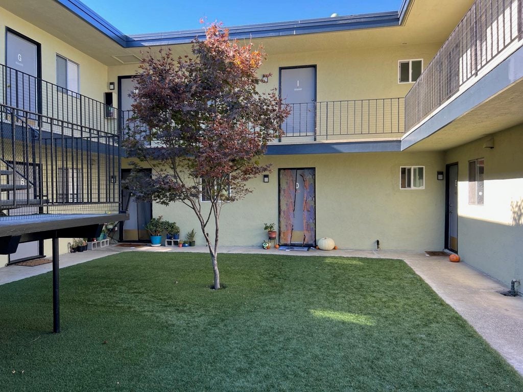 Photo of Listing #41120293