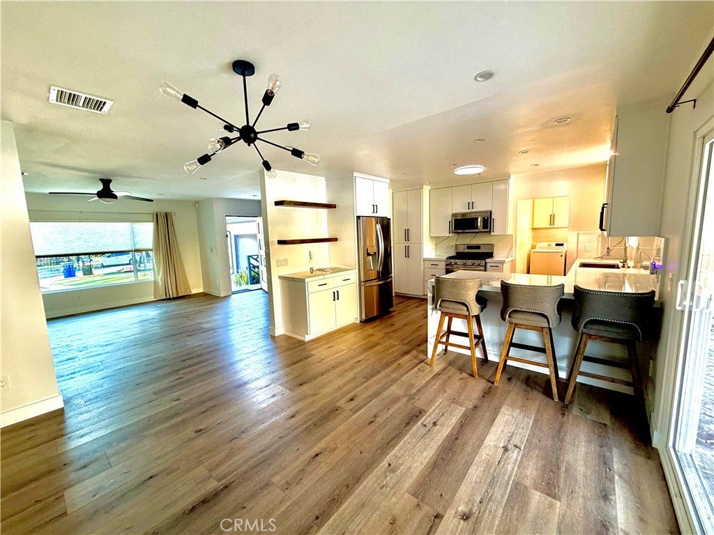 Photo of Listing #SR25281161