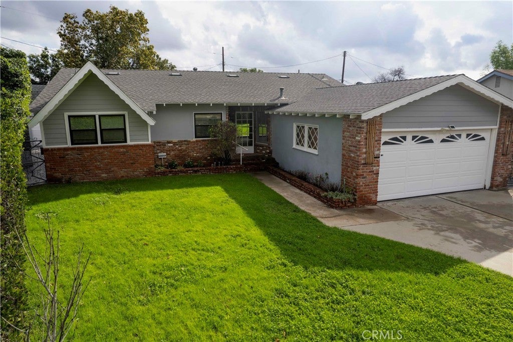 Photo of Listing #SR26005353