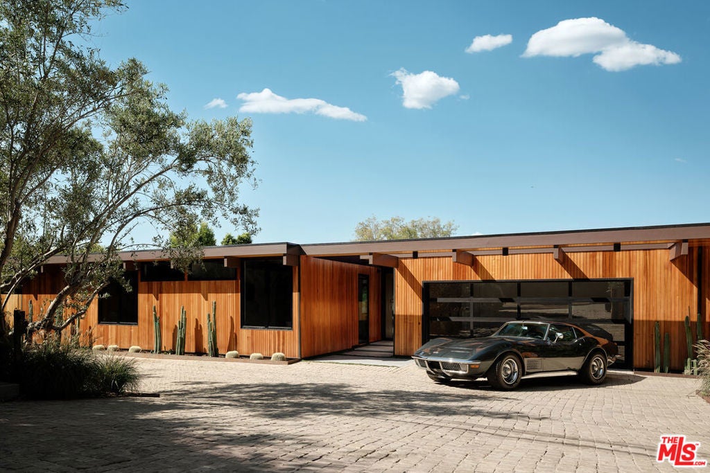 Photo of Listing #26635409