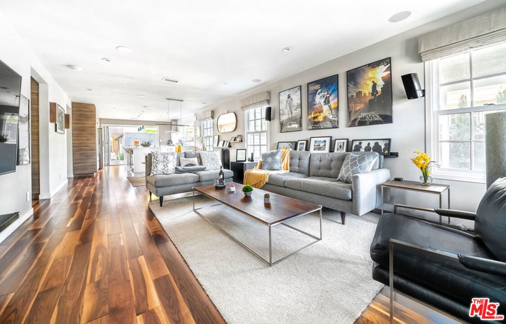 Photo of Listing #26636175