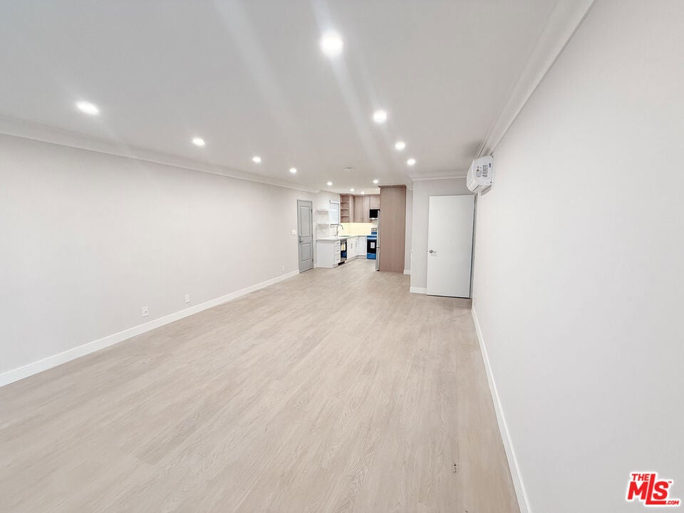 Photo of Listing #26635901