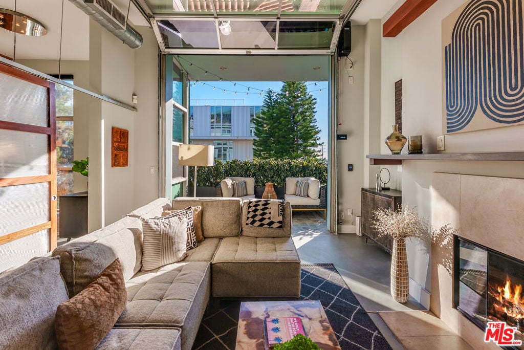 Photo of Listing #26636807