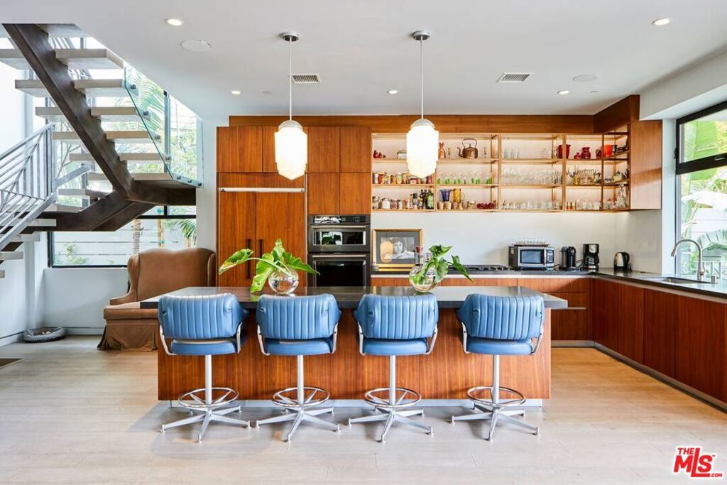 Photo of Listing #26637053