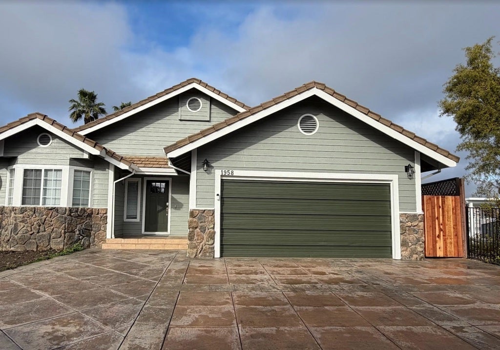 Photo of Listing #41120736