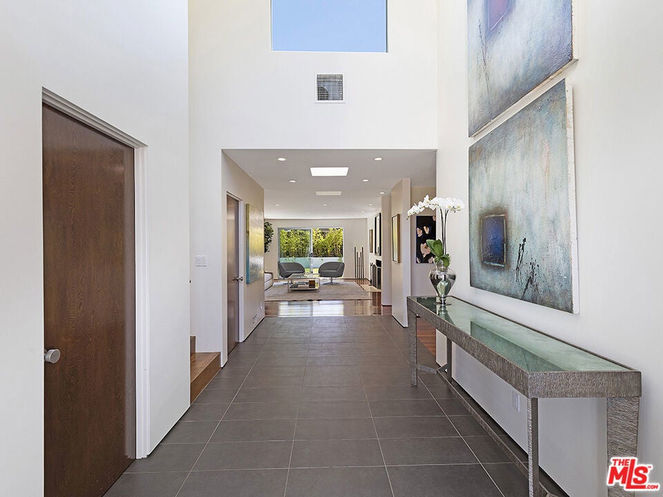 Photo of Listing #26637497