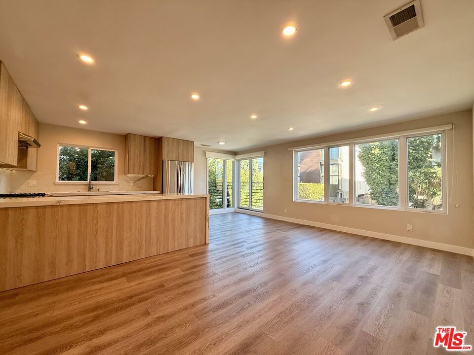 Photo of Listing #26637721