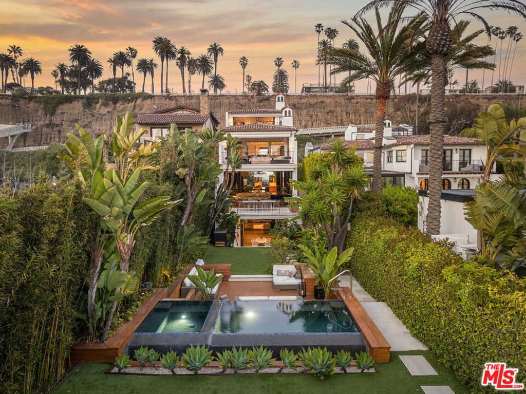 966 Palisades Beach Road, Santa Monica