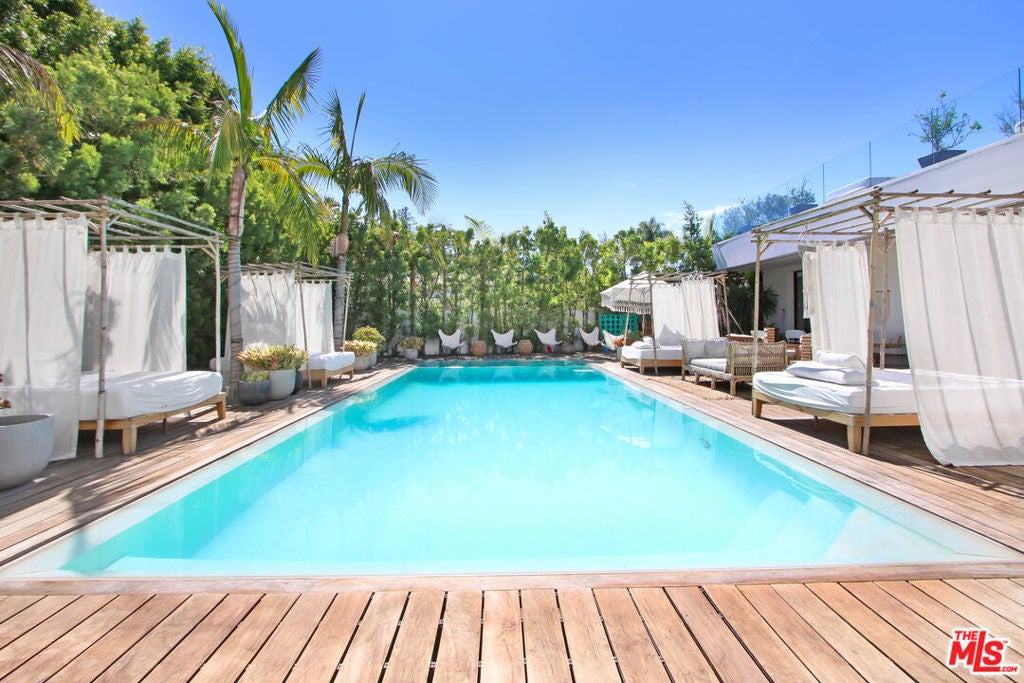 Photo of Listing #26638297