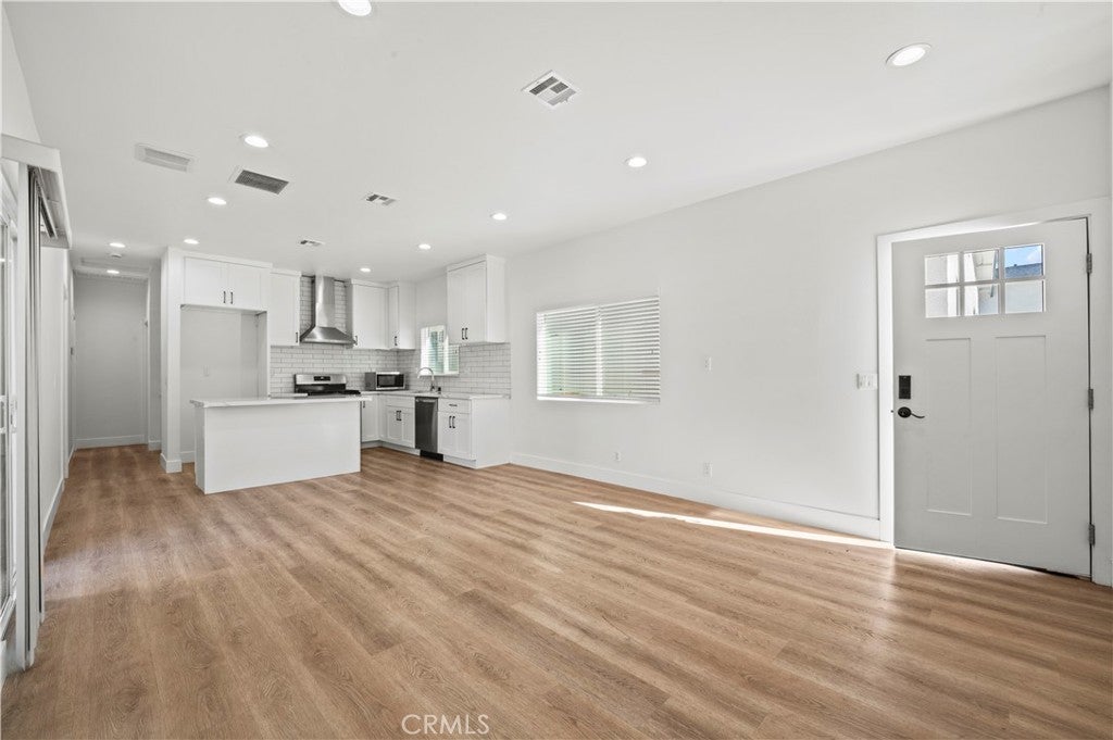 Photo of Listing #OC26009328