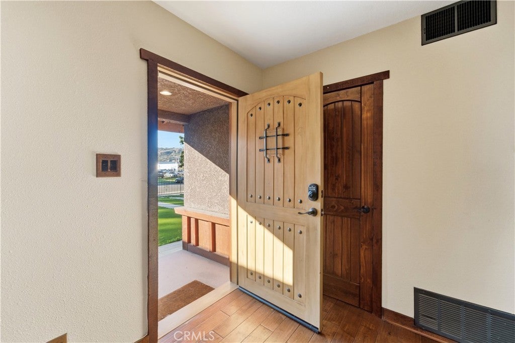 Photo of Listing #SR26012088