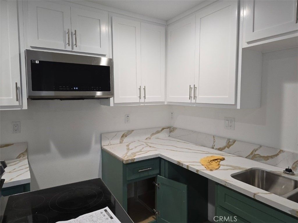1319 3/4 E 59th Place, Los Angeles