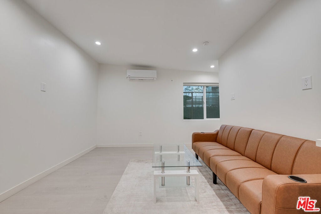 Photo of Listing #26639849